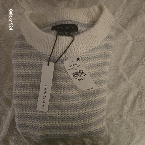 SanctuaryWomen's Fuzzy Long-Sleeve Tunic Sweater Size: Small - Picture 7 of 9